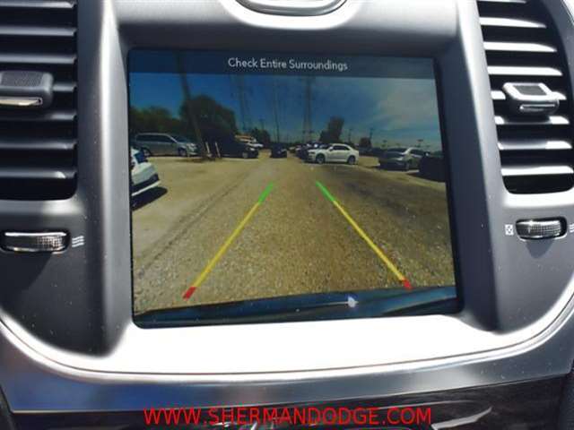 Chrysler 300 2017 photo 13